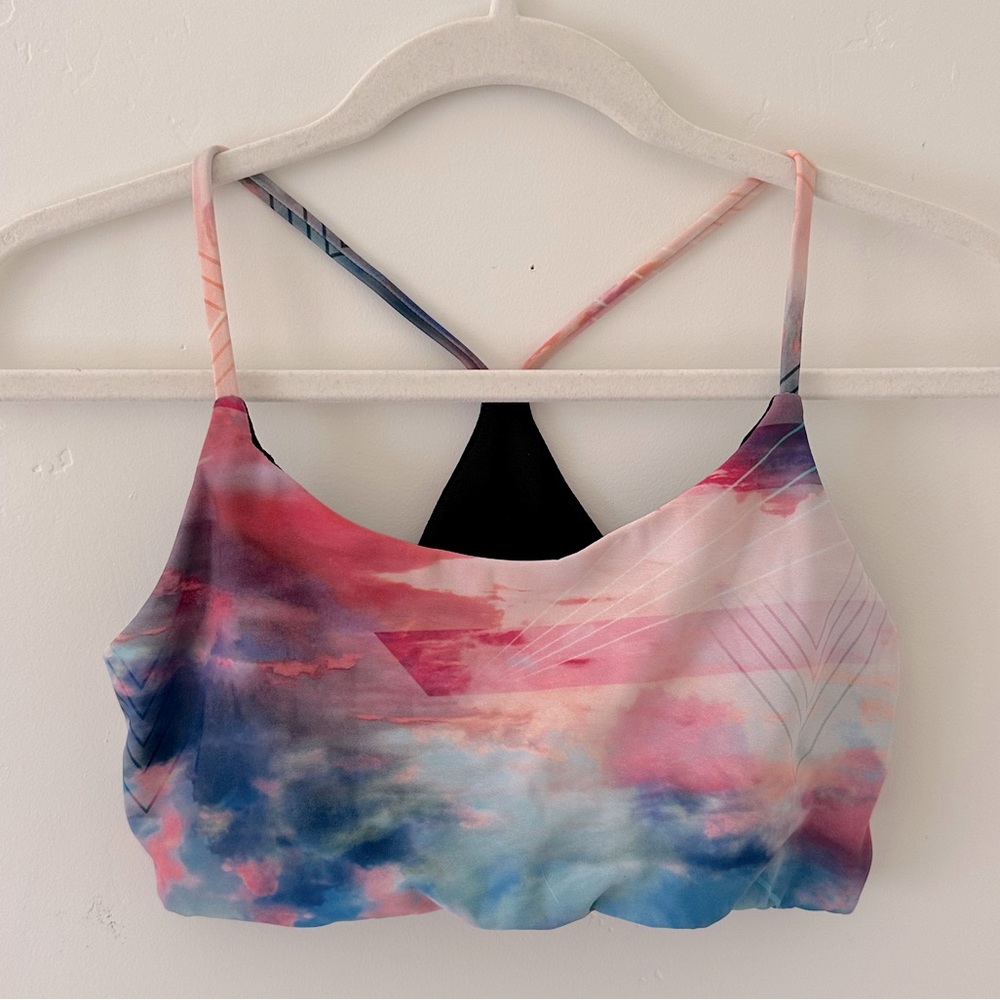 NWOT Onzie Graphic Cloud Watercolor Cage Bra